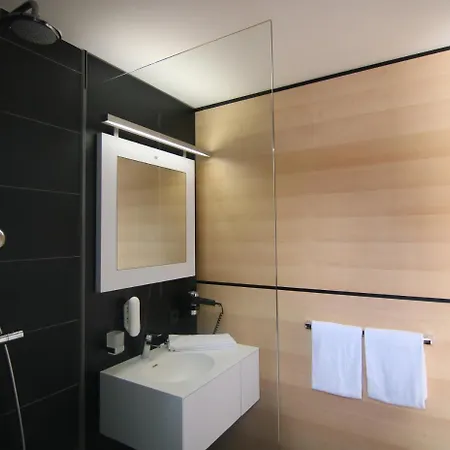 Hotel Kf By Wmm